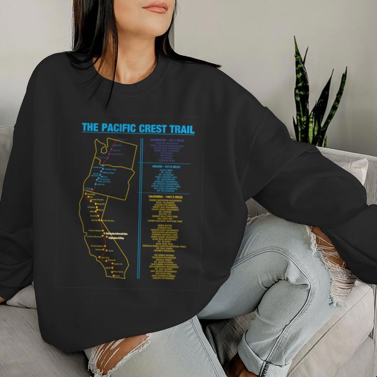 Pacific Crest Trail Thru ハイキングシャツギフト。男性にも女性にも。 レディーススウェットシャツ 彼女への贈り物