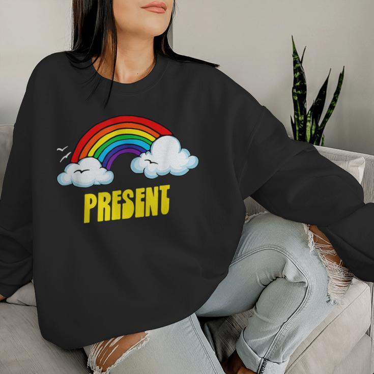 Present Cute arcastic Retrointage Rainbow レディーススウェットシャツ 彼女への贈り物