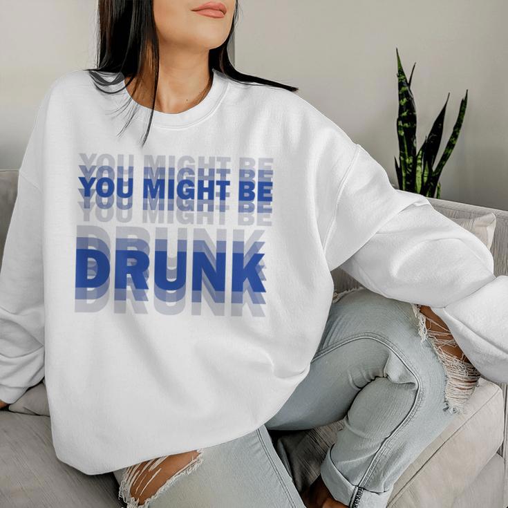 On Back You Might Be Drunk 面白い 飲酒 ユーモア レディーススウェットシャツ 彼女への贈り物