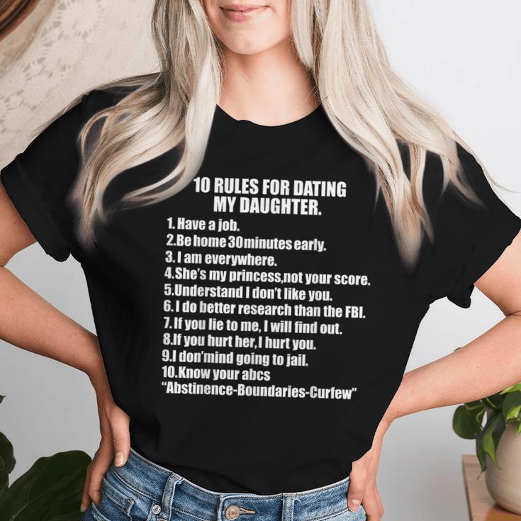 10 Rules Dating My Daughter 過保護 お父さん 保護 レディースTシャツ 彼女への贈り物