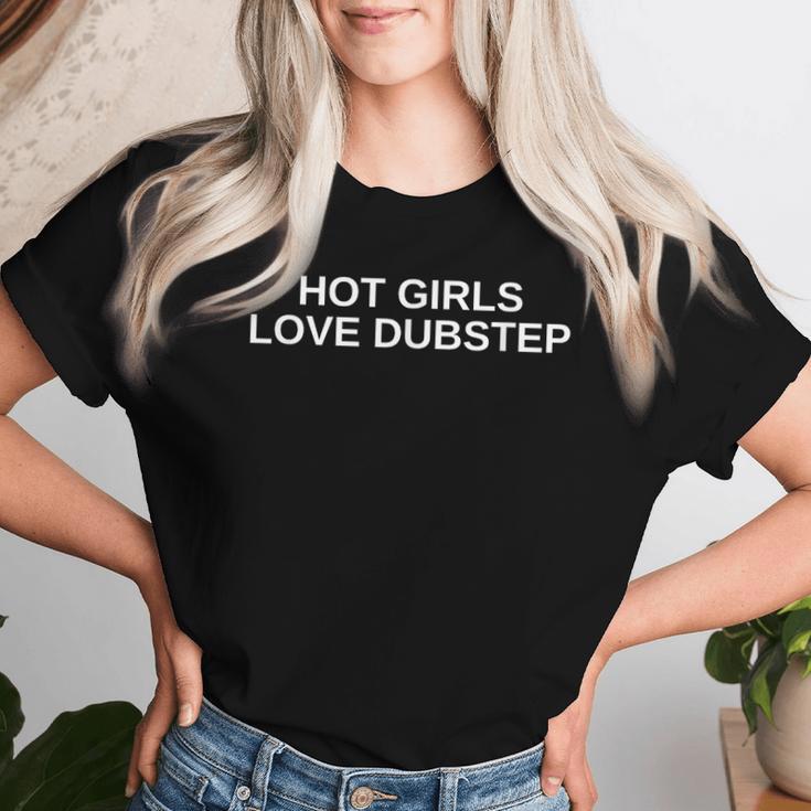 Hot Girls Love Dubstep Edm Rave Dj テクノ ハウスミュージック レディースTシャツ 彼女への贈り物