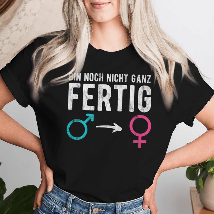 男性から女性へのトランスジェンダーlgbt レディースTシャツ 彼女への贈り物