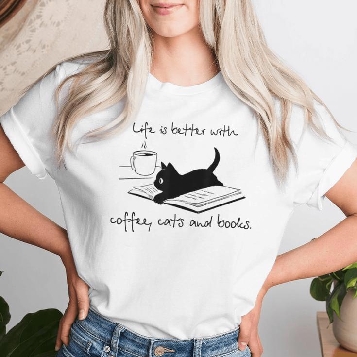 Life Is Better With Books Cats And Coffee レディースTシャツ 彼女への贈り物