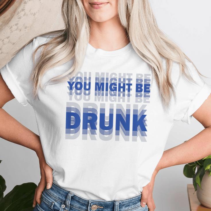 On Back You Might Be Drunk 面白い 飲酒 ユーモア レディースTシャツ 彼女への贈り物