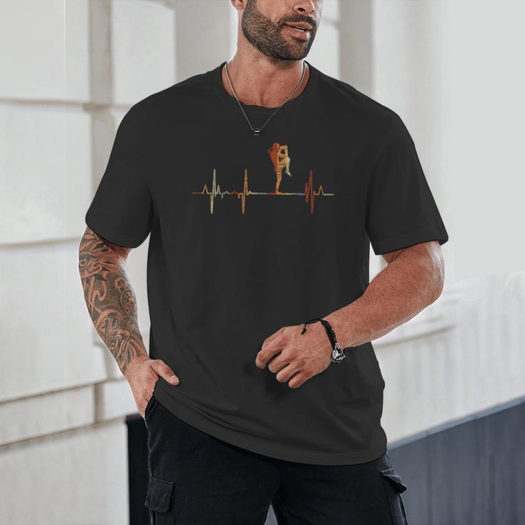 Muay Thai Heartbeat Vintage ECG Cardiogram Retro Unisex T-Shirt