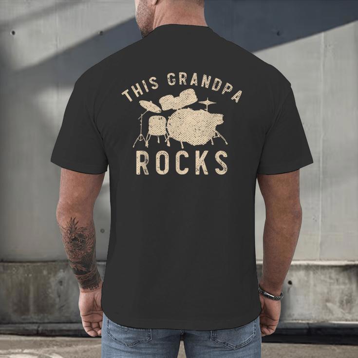 Dieser Opa Rockt Trommzeuger Drummer Musik Drum Kit Men's Back Print T-Shirt