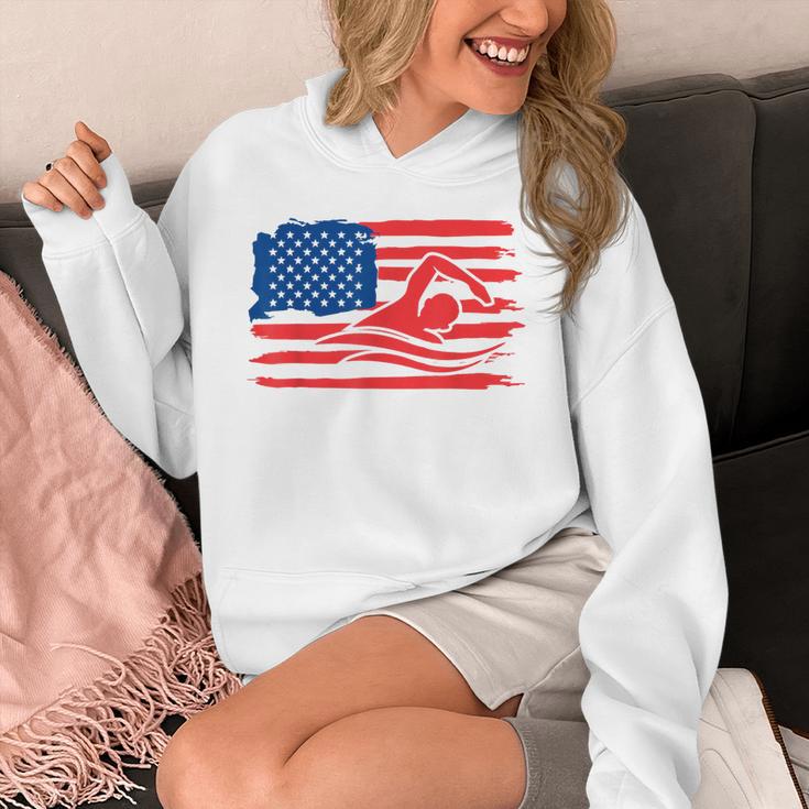 Vintage American Flag Swim Team Swimmer Funny Swimming Gift Unisex Hoodie