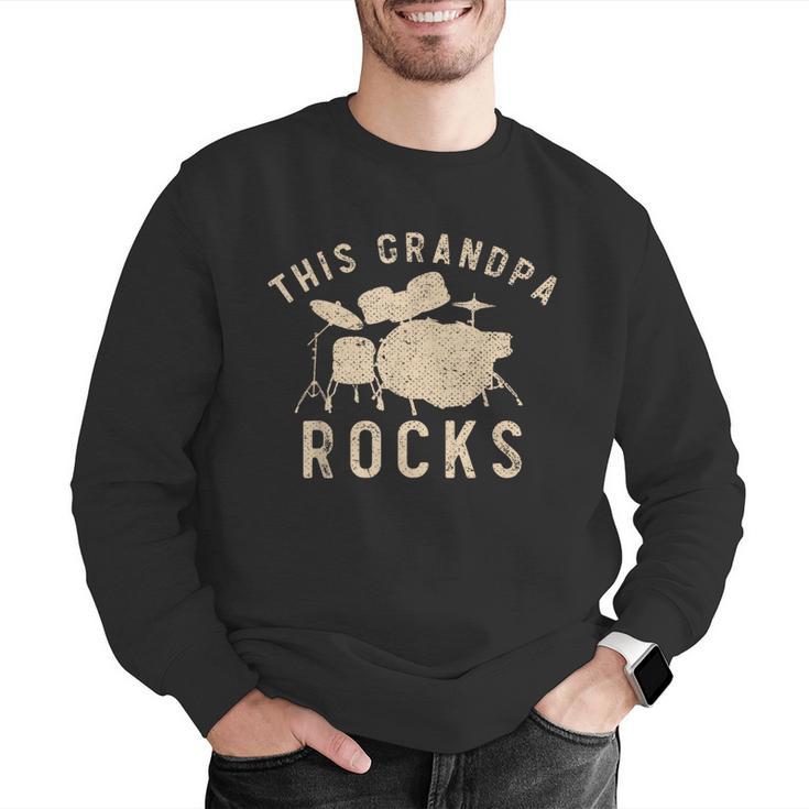 Dieser Opa Rockt Trommzeuger Drummer Musik Drum Kit Men Graphic Sweatshirt Dieser Opa Rockt Trommzeuger Drummer Musik Drum Kit Men Graphic Sweatshirt