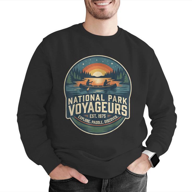 National Park Voyageurs Retro Sunset Canoe Paddling Badge Men Graphic Sweatshirt