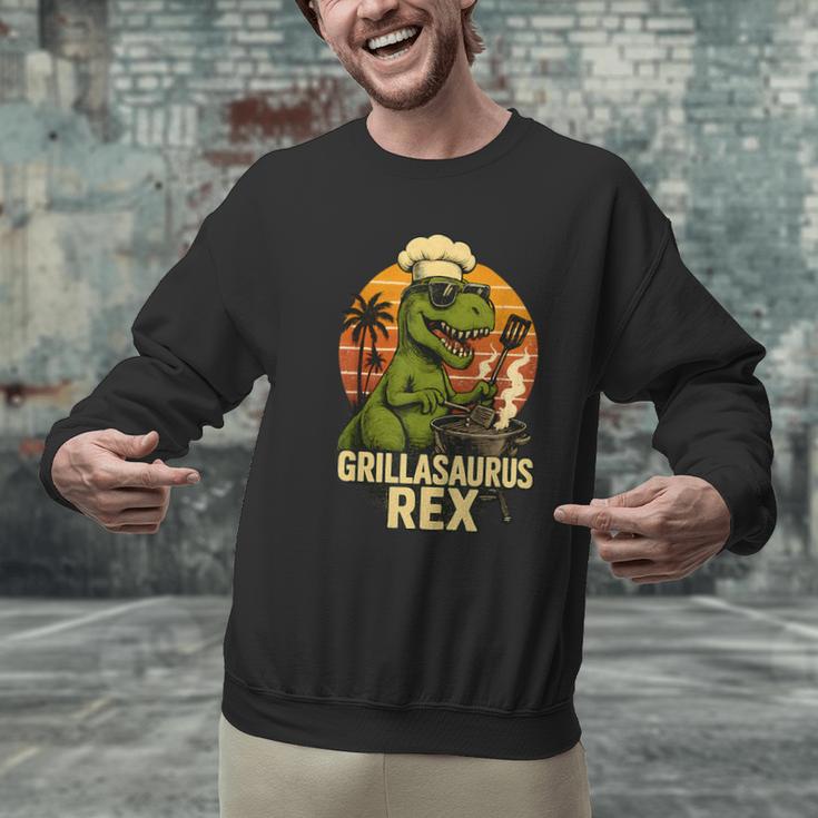 Grilling Dinosaur Grillasaurus T-Rex BBQ Dad Joke Men Graphic Sweatshirt