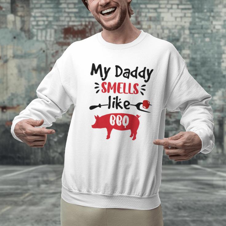 Kids My Daddy Smells Like BBQ Grilling Dad BBQ Dad Master Grill Men Graphic Sweatshirt