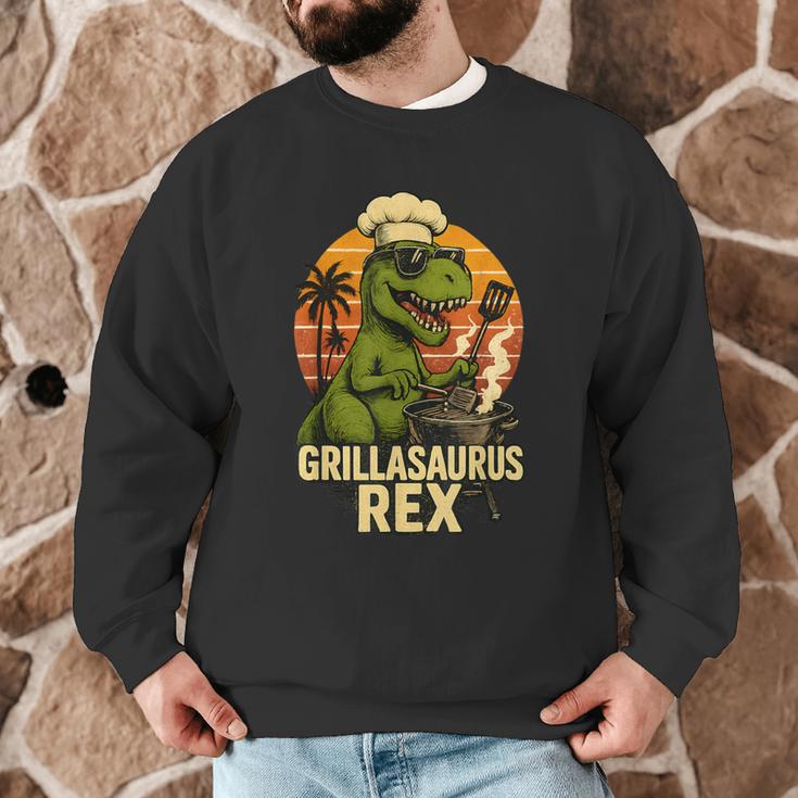 Grilling Dinosaur Grillasaurus T-Rex BBQ Dad Joke Men Graphic Sweatshirt