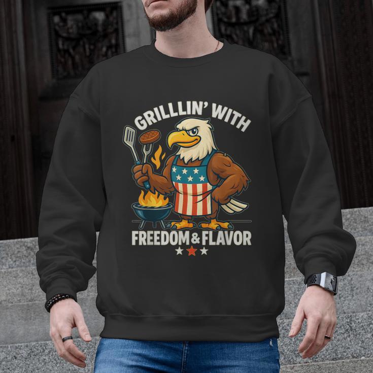 Grillin’ Eagle BBQ Dad 4th Of July Father’s Day Men Graphic Sweatshirt