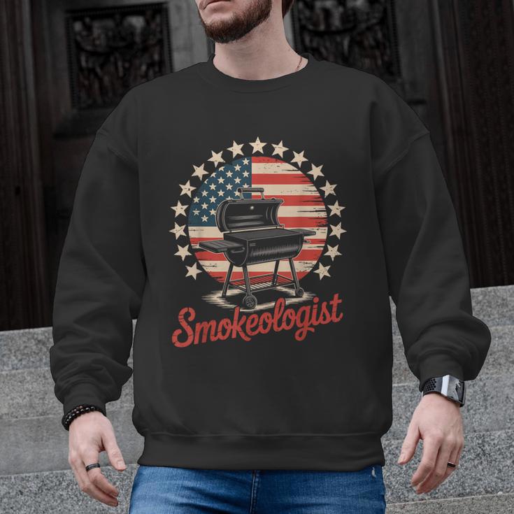 Smokeologist Grilling BBQ Dad Men Graphic Sweatshirt