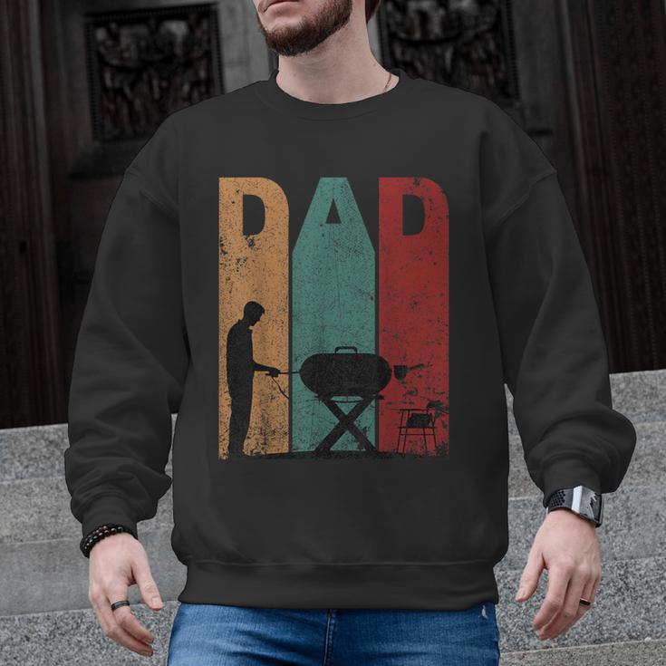 Vintage BBQ Dad Silhouette Father's Day Retro Men Graphic Sweatshirt