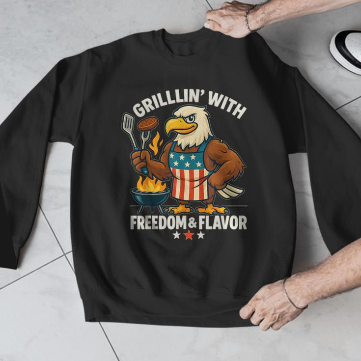 Grillin’ Eagle BBQ Dad 4th Of July Father’s Day Men Graphic Sweatshirt