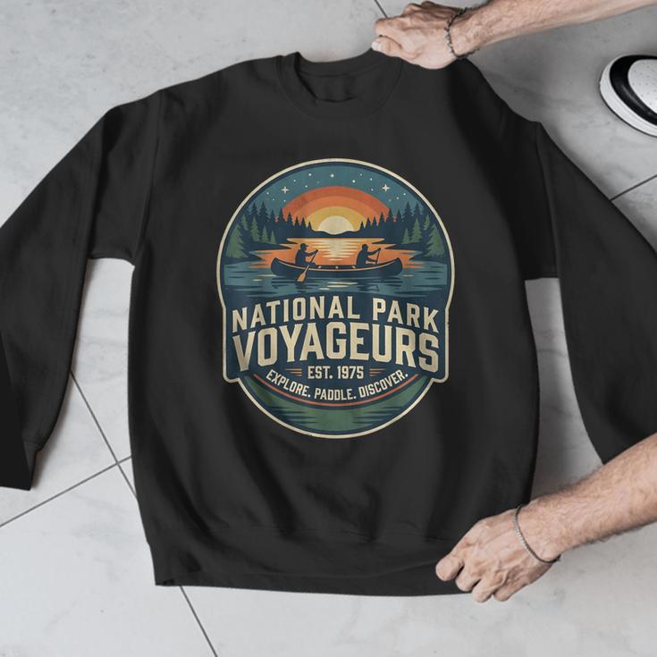 National Park Voyageurs Retro Sunset Canoe Paddling Badge Men Graphic Sweatshirt