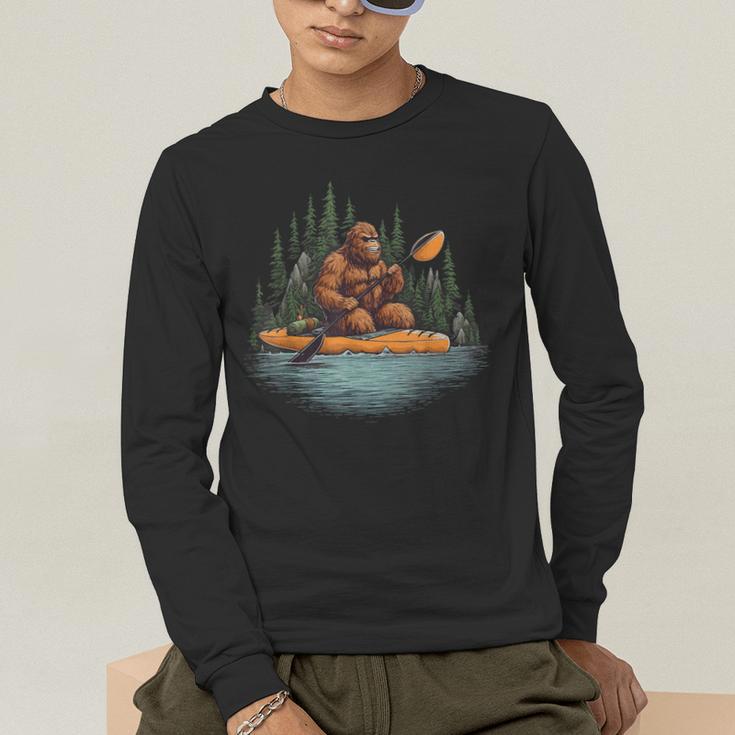 Bigfoot Kayak Paddling Lake Canoe Bigfoot Sasquatch Kayaking Men's Long Sleeve T-Shirt