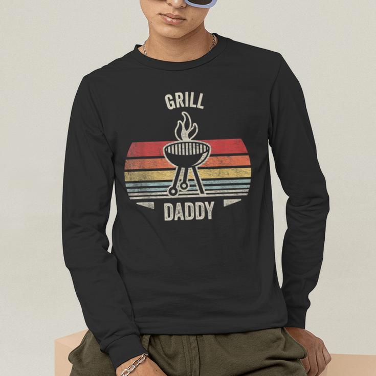 Grill Daddy BBQ Dad Retro Vintage Grilling Graphic Men's Long Sleeve T-Shirt Grill Daddy BBQ Dad Retro Vintage Grilling Graphic Men's Long Sleeve T-Shirt