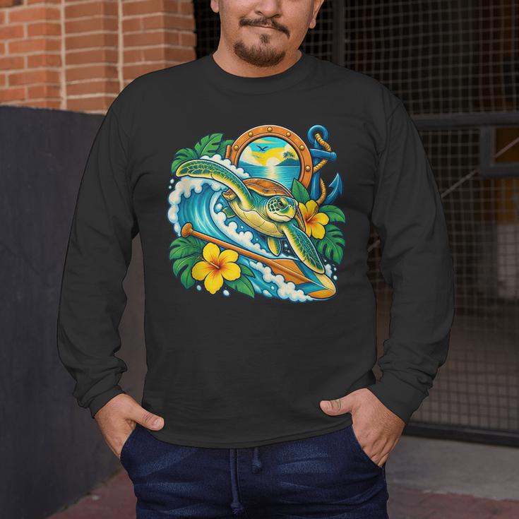 Green Sea Turtle Surfs Past a Canoe Paddle Sleeveless Men's Long Sleeve T-Shirt