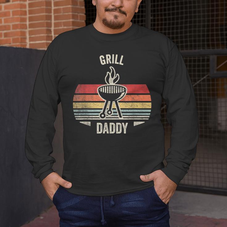 Grill Daddy BBQ Dad Retro Vintage Grilling Graphic Men's Long Sleeve T-Shirt Grill Daddy BBQ Dad Retro Vintage Grilling Graphic Men's Long Sleeve T-Shirt