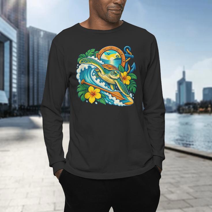 Green Sea Turtle Surfs Past a Canoe Paddle Sleeveless Men's Long Sleeve T-Shirt