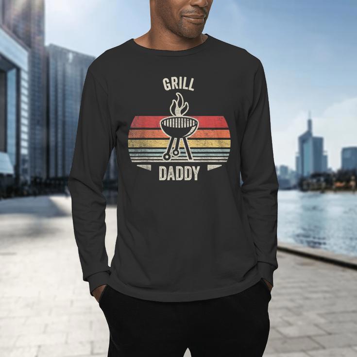 Grill Daddy BBQ Dad Retro Vintage Grilling Graphic Men's Long Sleeve T-Shirt Grill Daddy BBQ Dad Retro Vintage Grilling Graphic Men's Long Sleeve T-Shirt