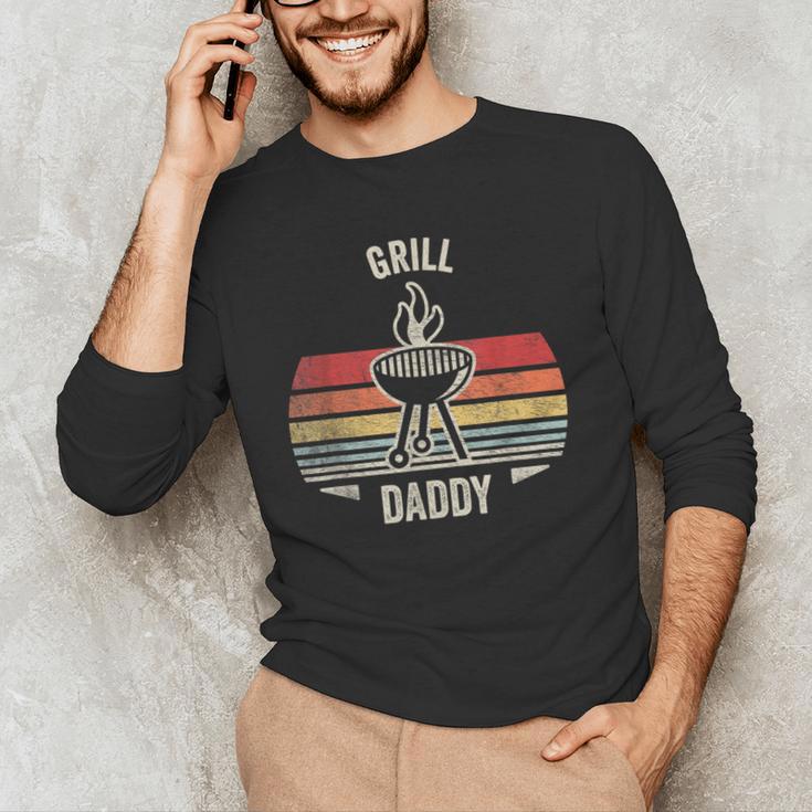 Grill Daddy BBQ Dad Retro Vintage Grilling Graphic Men's Long Sleeve T-Shirt Grill Daddy BBQ Dad Retro Vintage Grilling Graphic Men's Long Sleeve T-Shirt