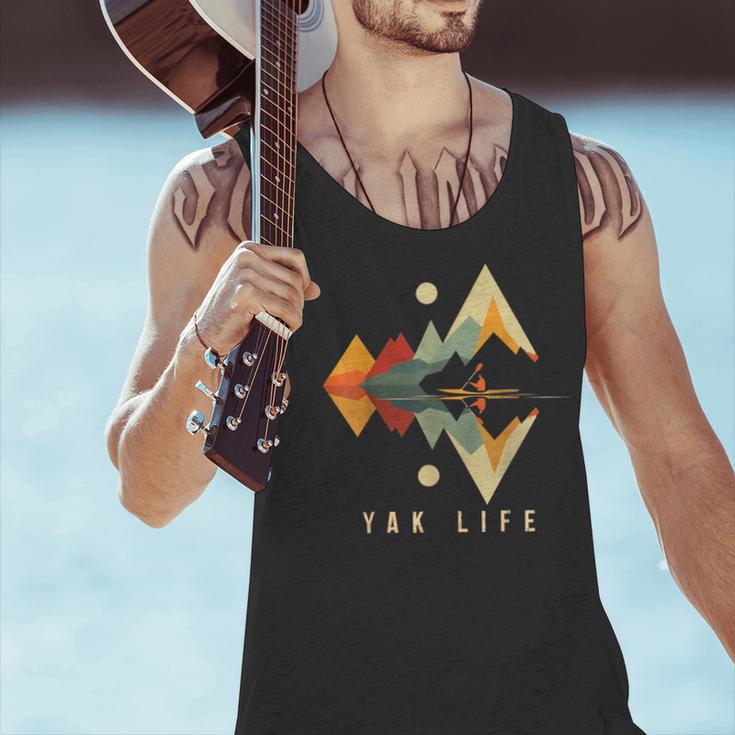 Kayak Vintage Retro Mountains Canoe Kayak Kayak Kayak Men Tank Top