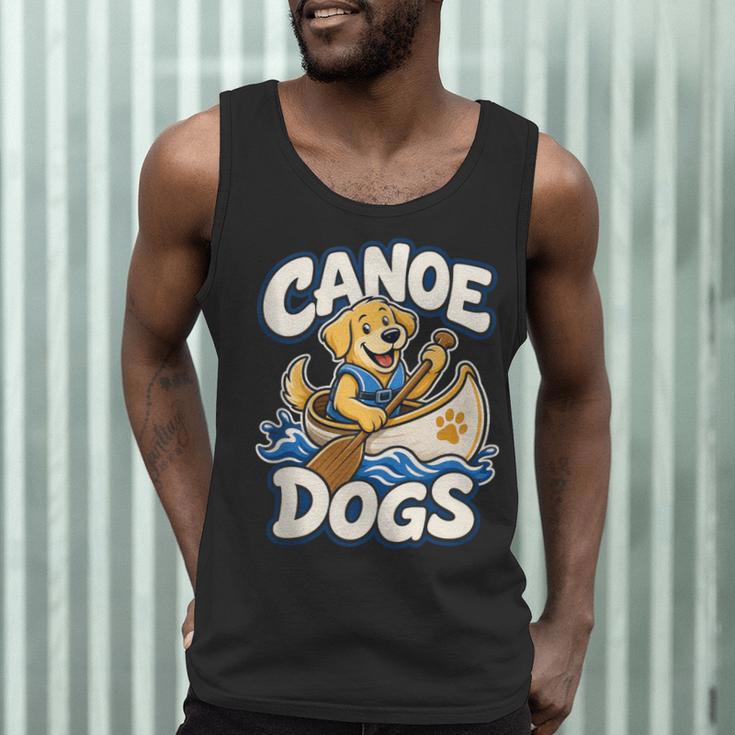 Canoe Dogs Golden Retriever Paddling Graphic Men Tank Top