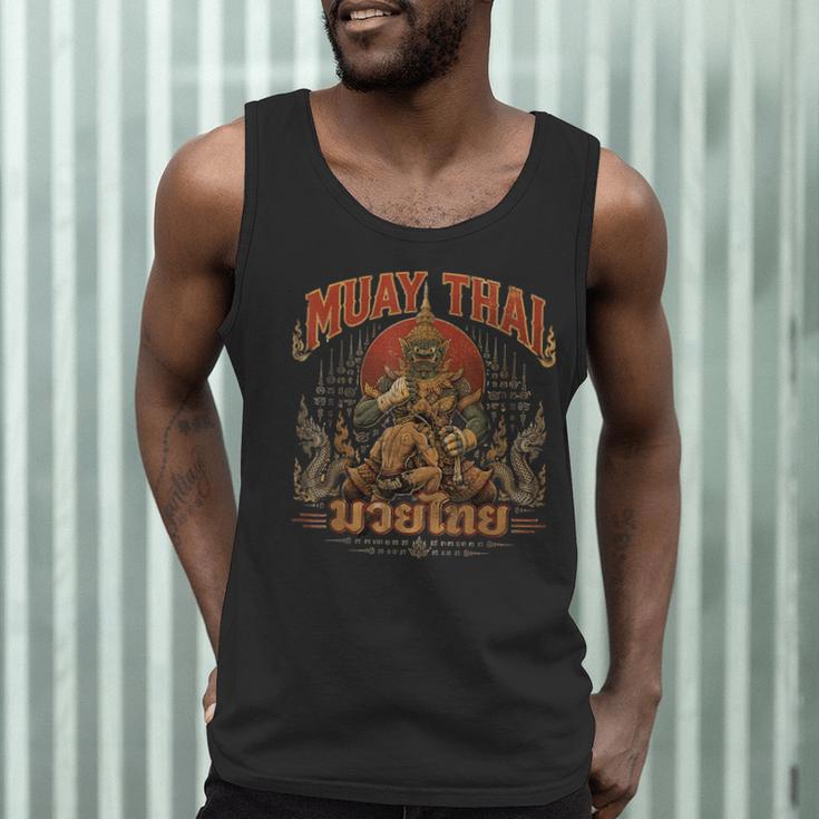 Muay Thai Life Vintage Thai Boxing Nak Muay Thai Giant Men Tank Top