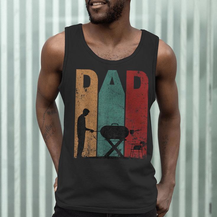 Vintage BBQ Dad Silhouette Father's Day Retro Men Tank Top