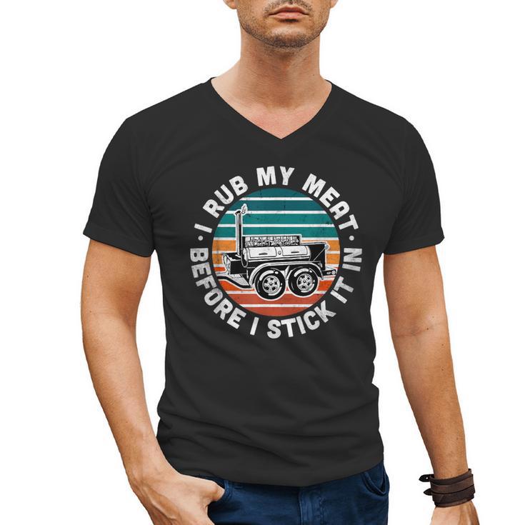 BBQ Dad Offset Smoker Pit Accessory I Rub My Meat Text Men's V-Neck T-Shirt