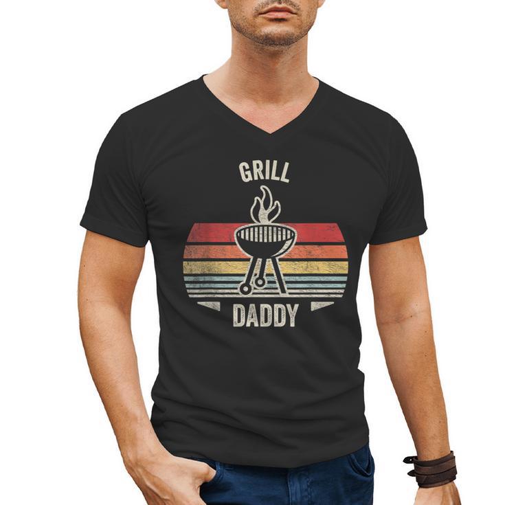 Grill Daddy BBQ Dad Retro Vintage Grilling Graphic Men's V-Neck T-Shirt