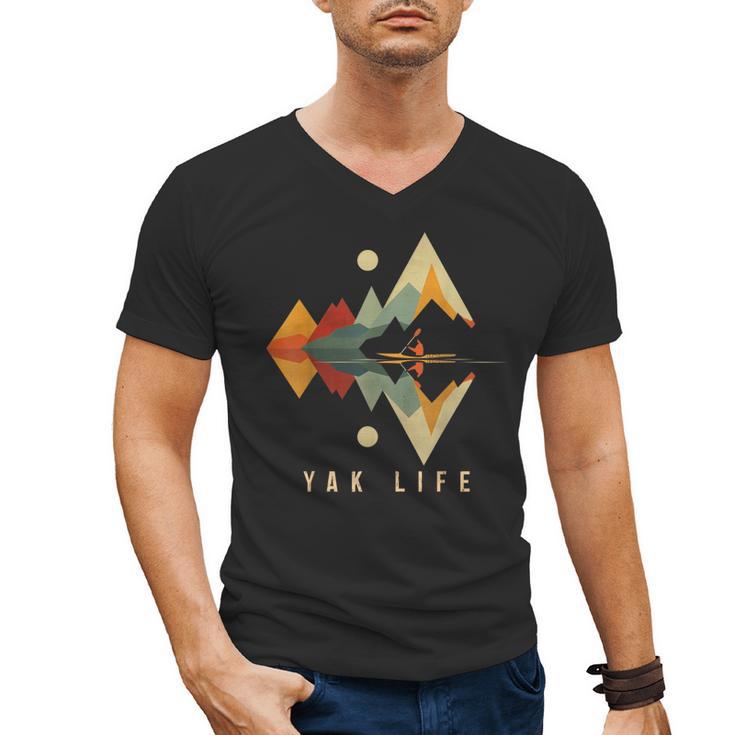 Kayak Vintage Retro Mountains Canoe Kayak Kayak Kayak Men's V-Neck T-Shirt