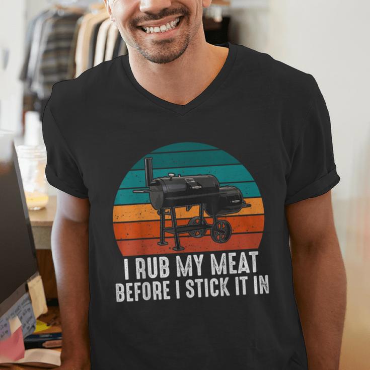 BBQ Dad I Rub My Meat Before I Stick It In Offset Smoker Pit Men's V-Neck T-Shirt