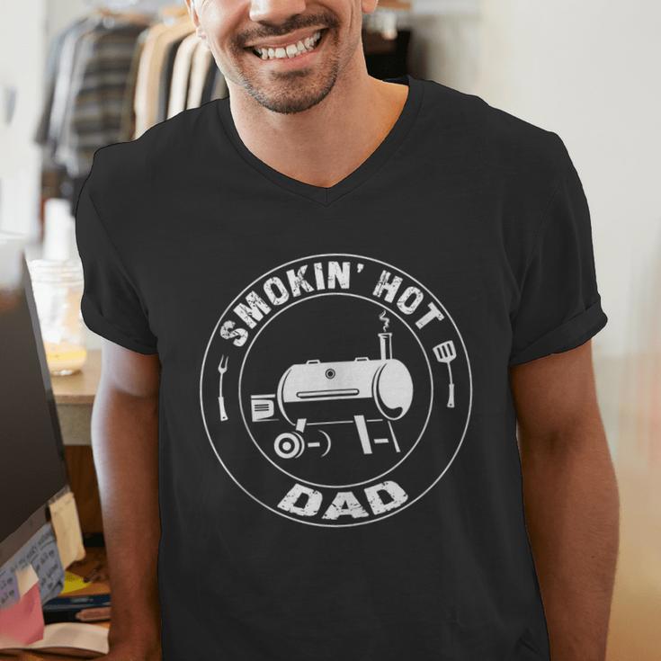 BBQ Dad Smokin Hot Dad Grill Master Fathers Day Men's V-Neck T-Shirt