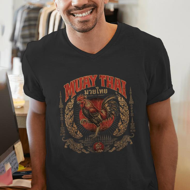 Retro Muay Thai Woman Thai Boxing Warrior Fighter Chicken Men's V-Neck T-Shirt
