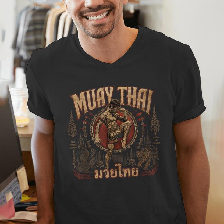 Vintage Muay Thai Wai Kru Thai Boxing Ritual Art Men's V-Neck T-Shirt