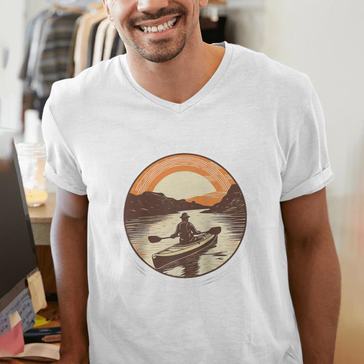 Kayak Kayaker Canoes-Boating Water-Paddle Canadier-Canoe Raglan Baseball Tee Men's V-Neck T-Shirt
