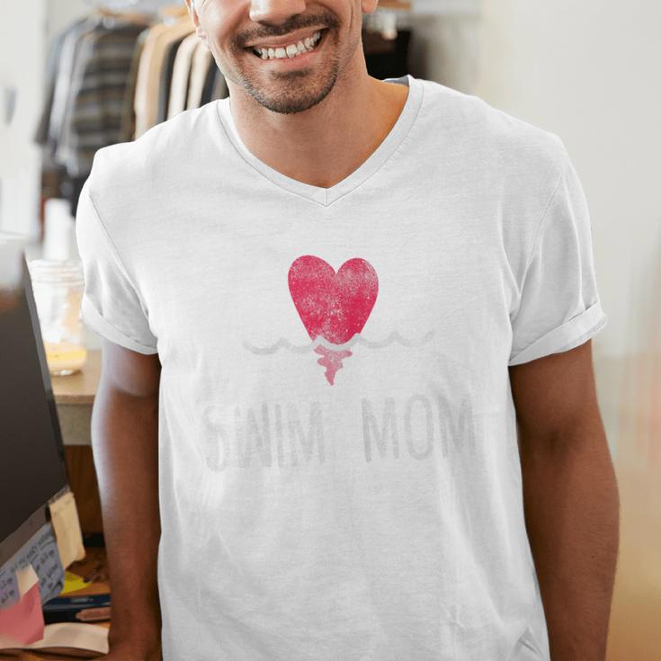 Vintage Swim Mom Shirt Swimming Family Swimmer Men's V-Neck T-Shirt