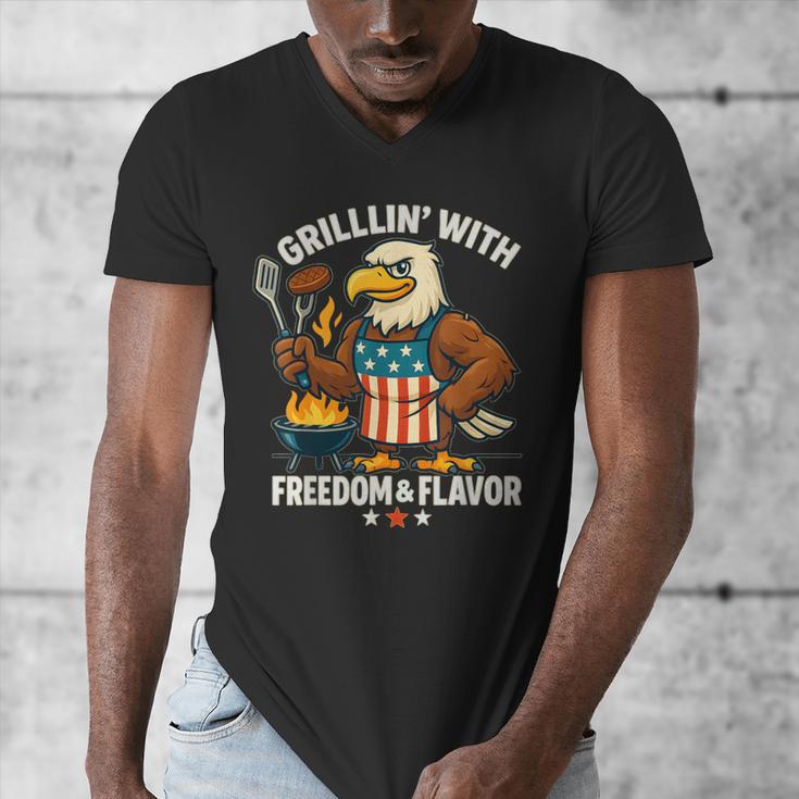 Grillin’ Eagle BBQ Dad 4th Of July Father’s Day Men's V-Neck T-Shirt