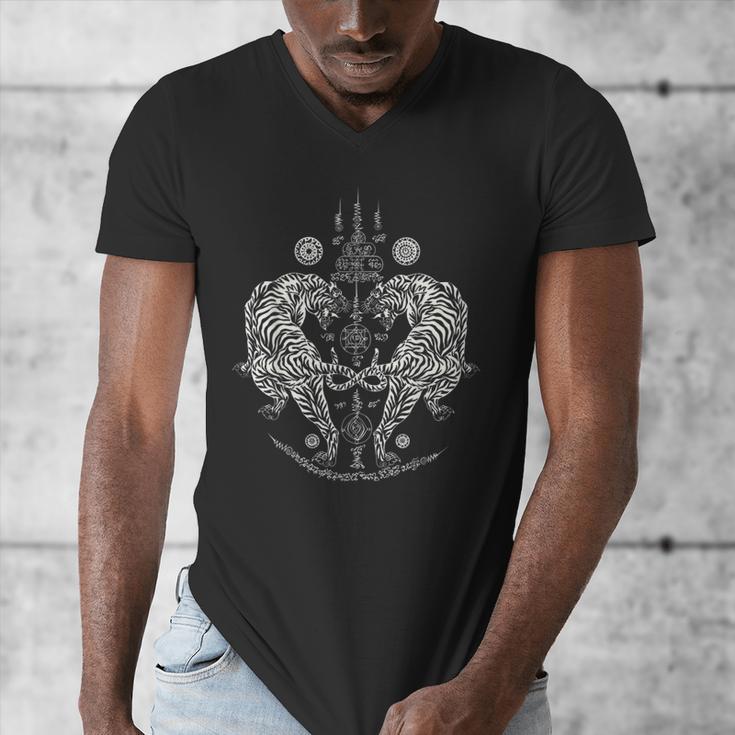 Sak Yant Thai Tattoo Twin Tiger For Muay Thai Fighter Boxing Men's V-Neck T-Shirt