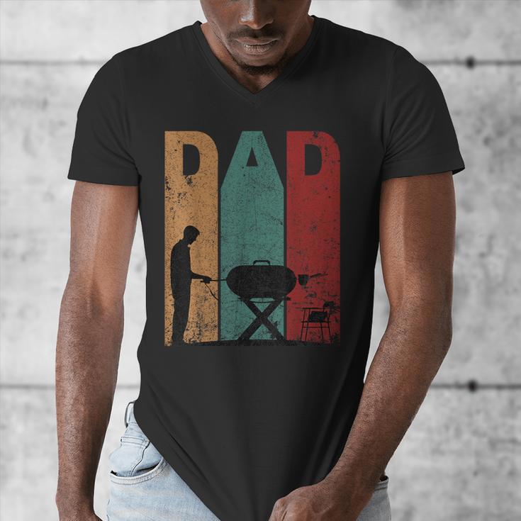 Vintage BBQ Dad Silhouette Father's Day Retro Men's V-Neck T-Shirt Vintage BBQ Dad Silhouette Father's Day Retro Men's V-Neck T-Shirt