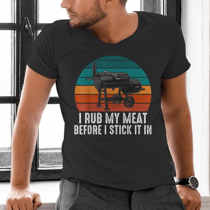 BBQ Dad I Rub My Meat Before I Stick It In Offset Smoker Pit Men's V-Neck T-Shirt