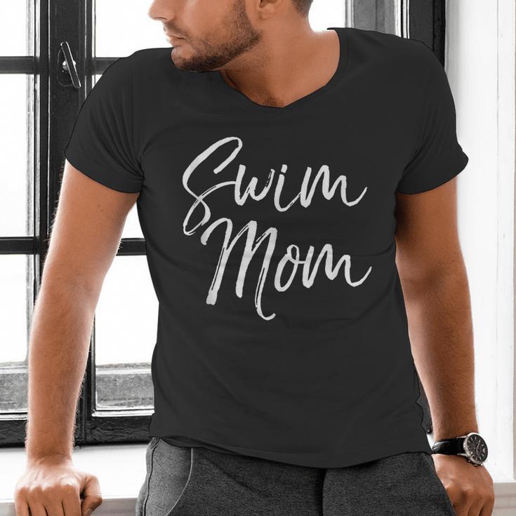 Cute Swimming Mom Mother's Day For Swimmers Swim Mom Men's V-Neck T-Shirt