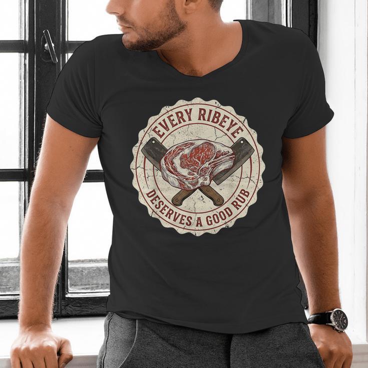 Every Ribeye Deserves A Good Rub BBQ Dad Grilling Men's V-Neck T-Shirt