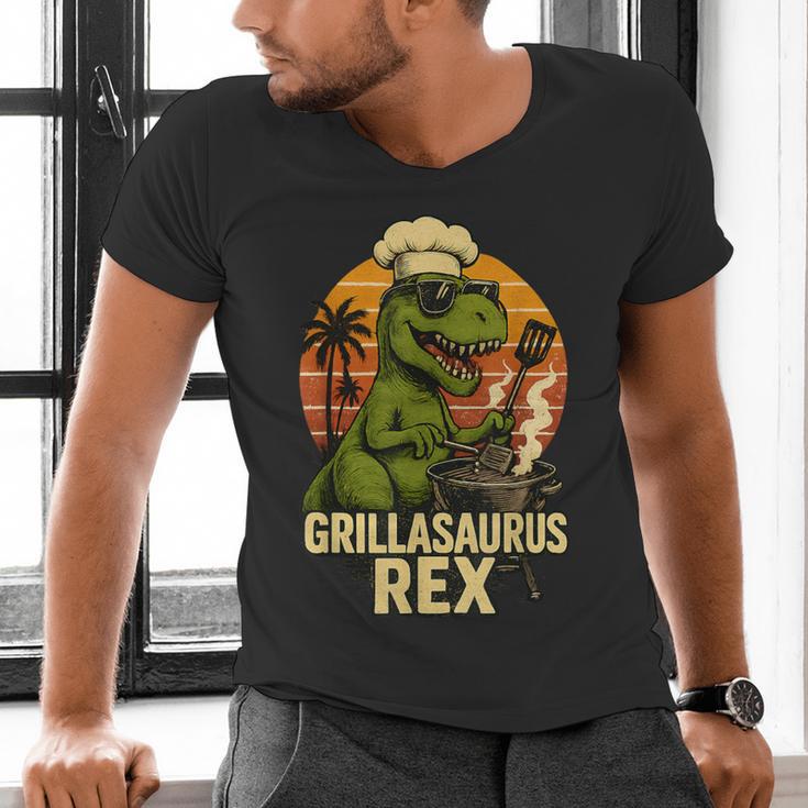 Grilling Dinosaur Grillasaurus T-Rex BBQ Dad Joke Men's V-Neck T-Shirt