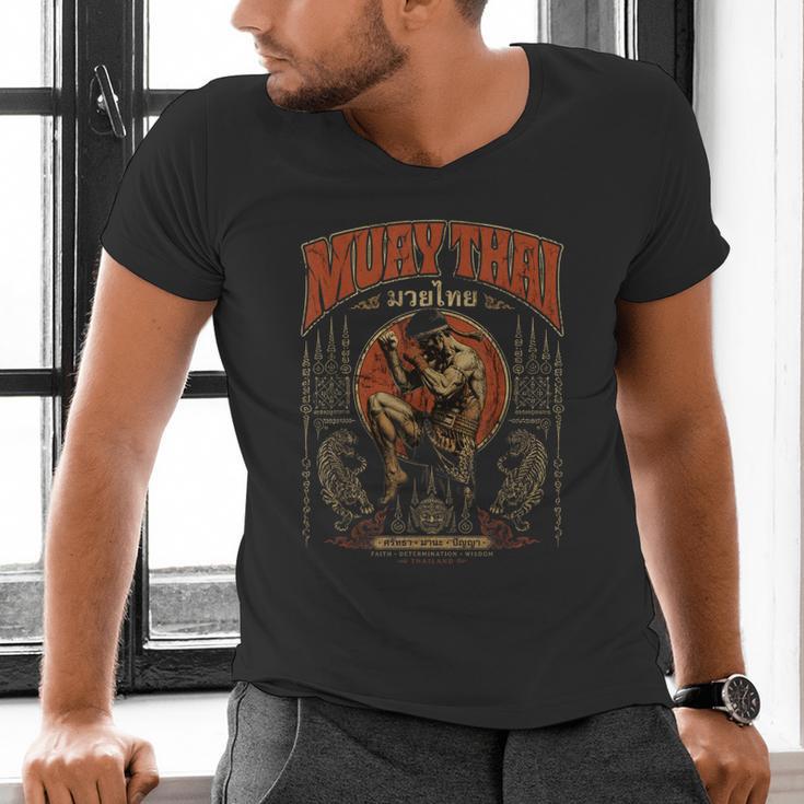 Retro Nak Muay Muay Thai Fighter Thai Boxing Gym Men's V-Neck T-Shirt