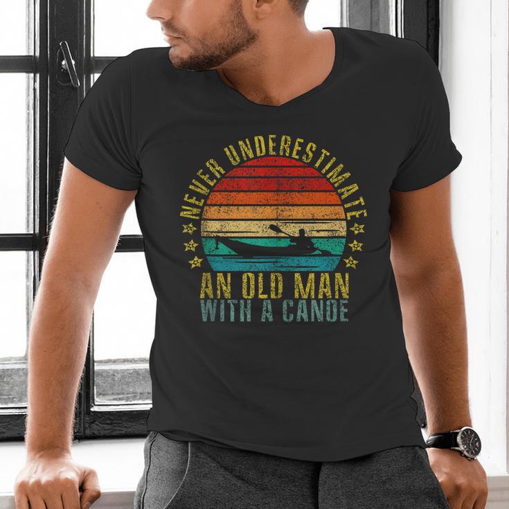 Never Underestimate An Old Man With a Canoe Retro Sleeveless Men's V-Neck T-Shirt